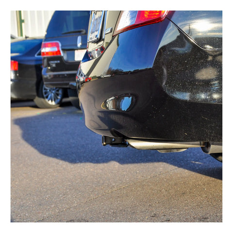CURT 11256 - Class 1 Trailer Hitch 1-1/4-Inch Receiver Fits Select Nissan Versa