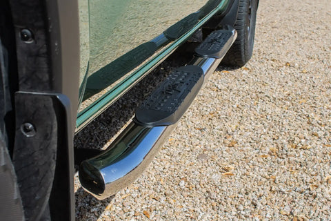 Raptor Series 1507-0442 - 4 In OE Style Curved Oval Steps Polished Stainless Steel 05-24 Nissan Frontier Crew Cab