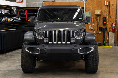 2018_jeep_jl_ss5_grille_2_pod_initial_images_studio_straight_off_white2.jpg