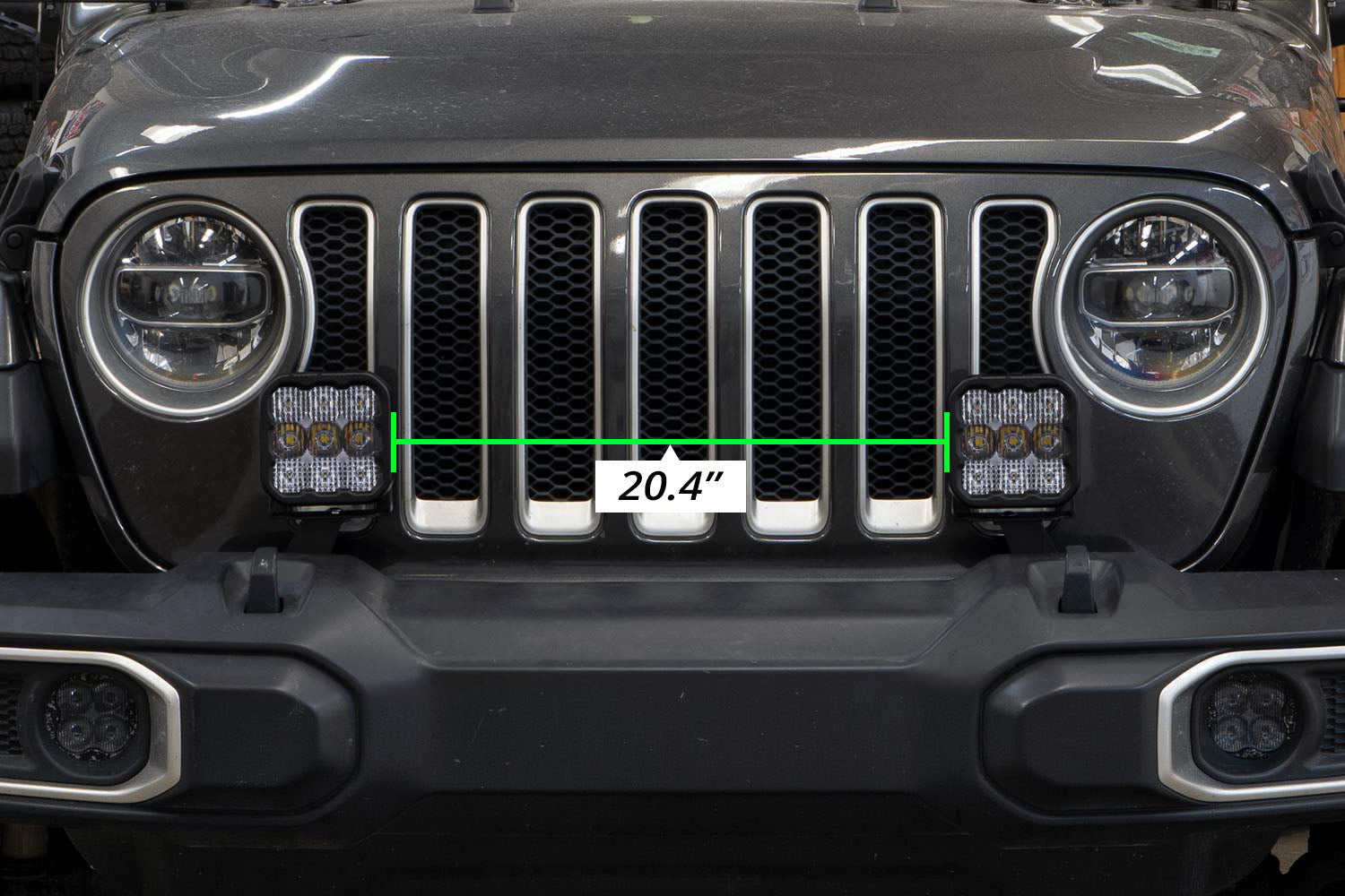 2018_jeep_jl_ss5_2_pod_initial_images_studio_straight_off_white_close.jpg