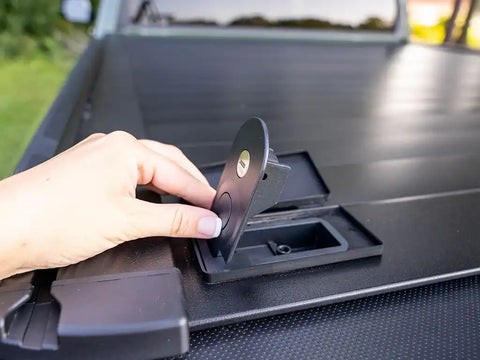 Retrax T-80380 Tonneau Cover RetraxPRO XR Manual Retractable Key Lockable 2021 Ford F-150 8 Ft. (97.6 In.)