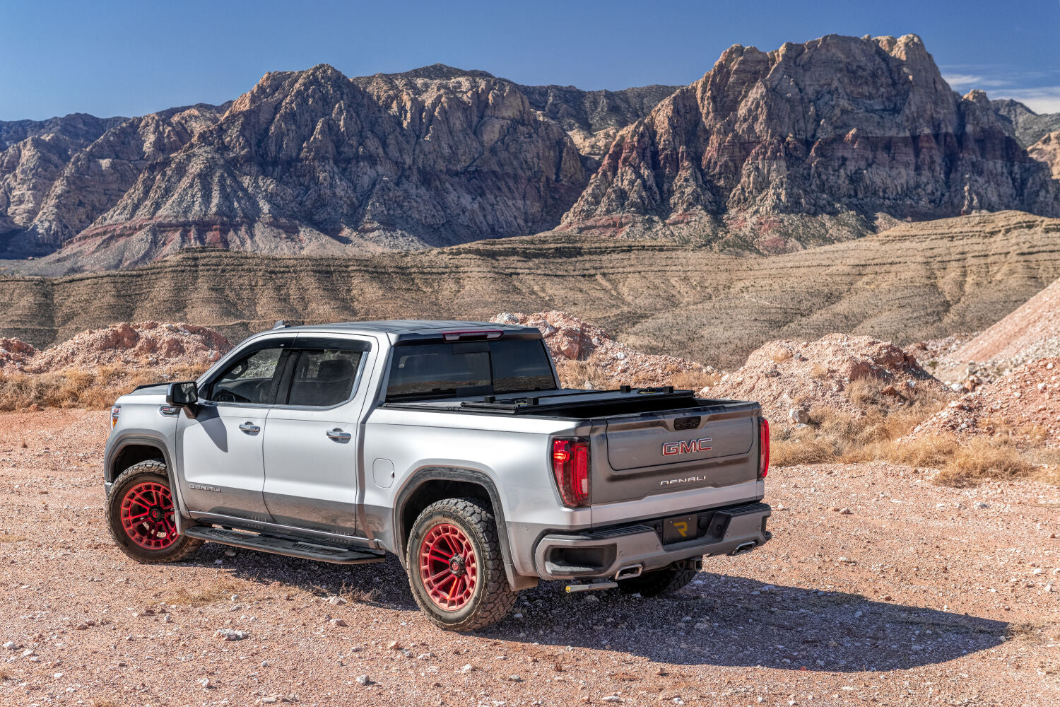 AMPamp-bedstep-2021-gmc-1500-denali-gray-lifestyle-01.jpg