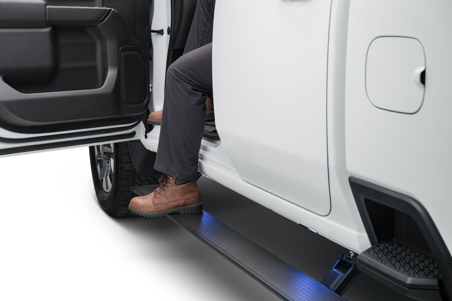 AMPamp-powerstep-2022-chevrolet-silverado-2500-white-studio-08.jpg