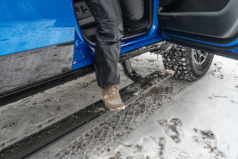 AMPamp-powerstep-xtreme-2022-ram-1500-trx-blue-winter-lifestyle-03.jpg