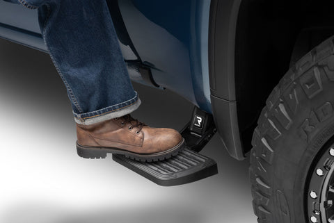AMPamp-research-bedstep2-2024-gmc-sierra-1500-75415-01A-ov-001-2.jpg