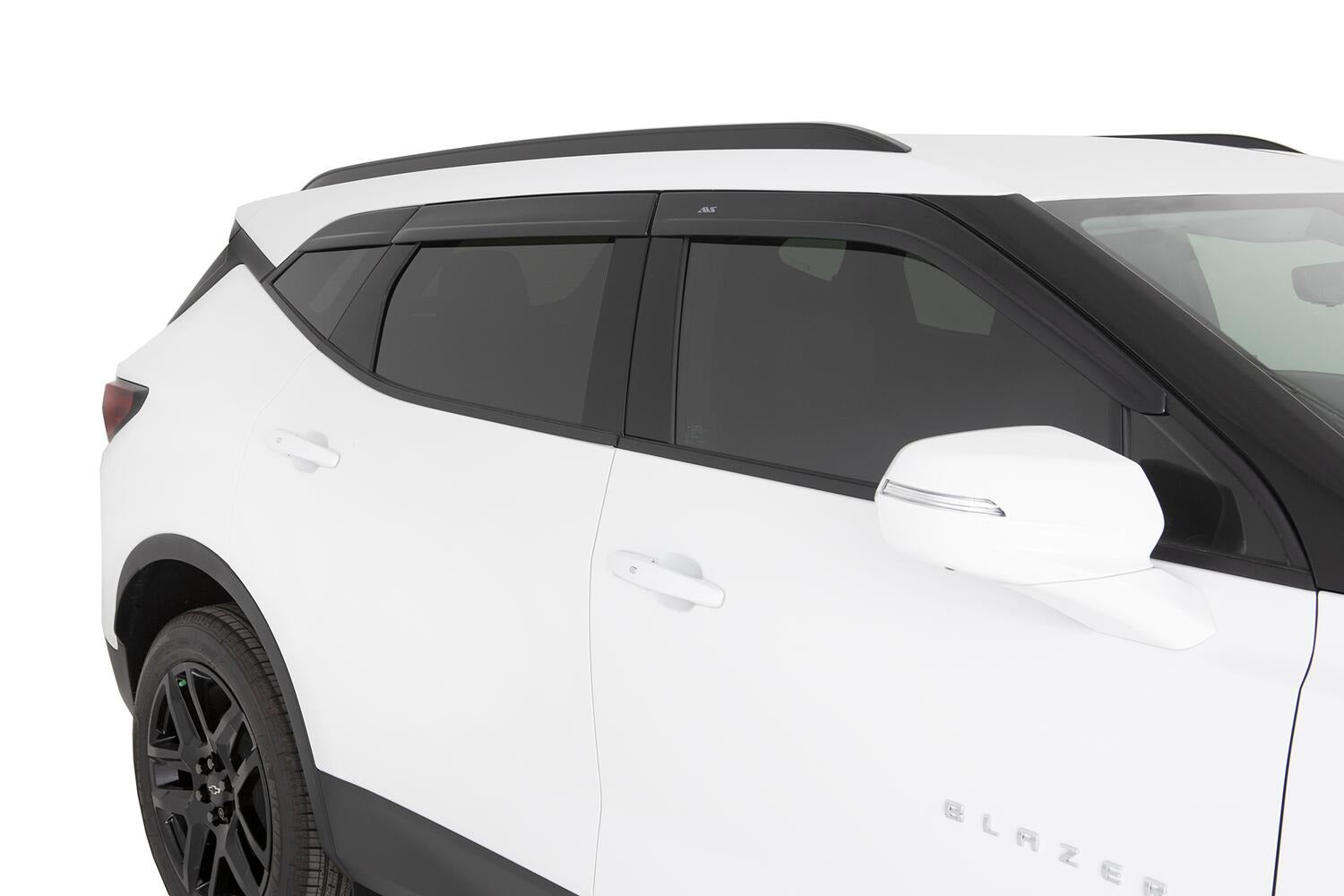 AVS_LowProfileVentvisor_2019ChevyBlazer_896081_three_Quarter_LowRes.jpg