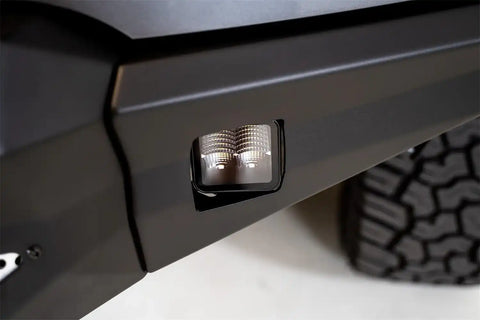 DV8 Offroad BE3EW40W UNIVERSAL 3 INCH CUBE LED LIGHT WITH FLOOD PATTERN AND POST MOUNT