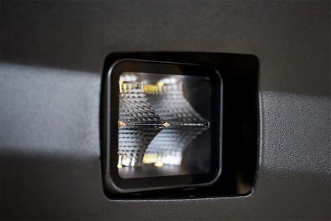 DV8 Offroad BE3EW40W UNIVERSAL 3 INCH CUBE LED LIGHT WITH FLOOD PATTERN AND POST MOUNT
