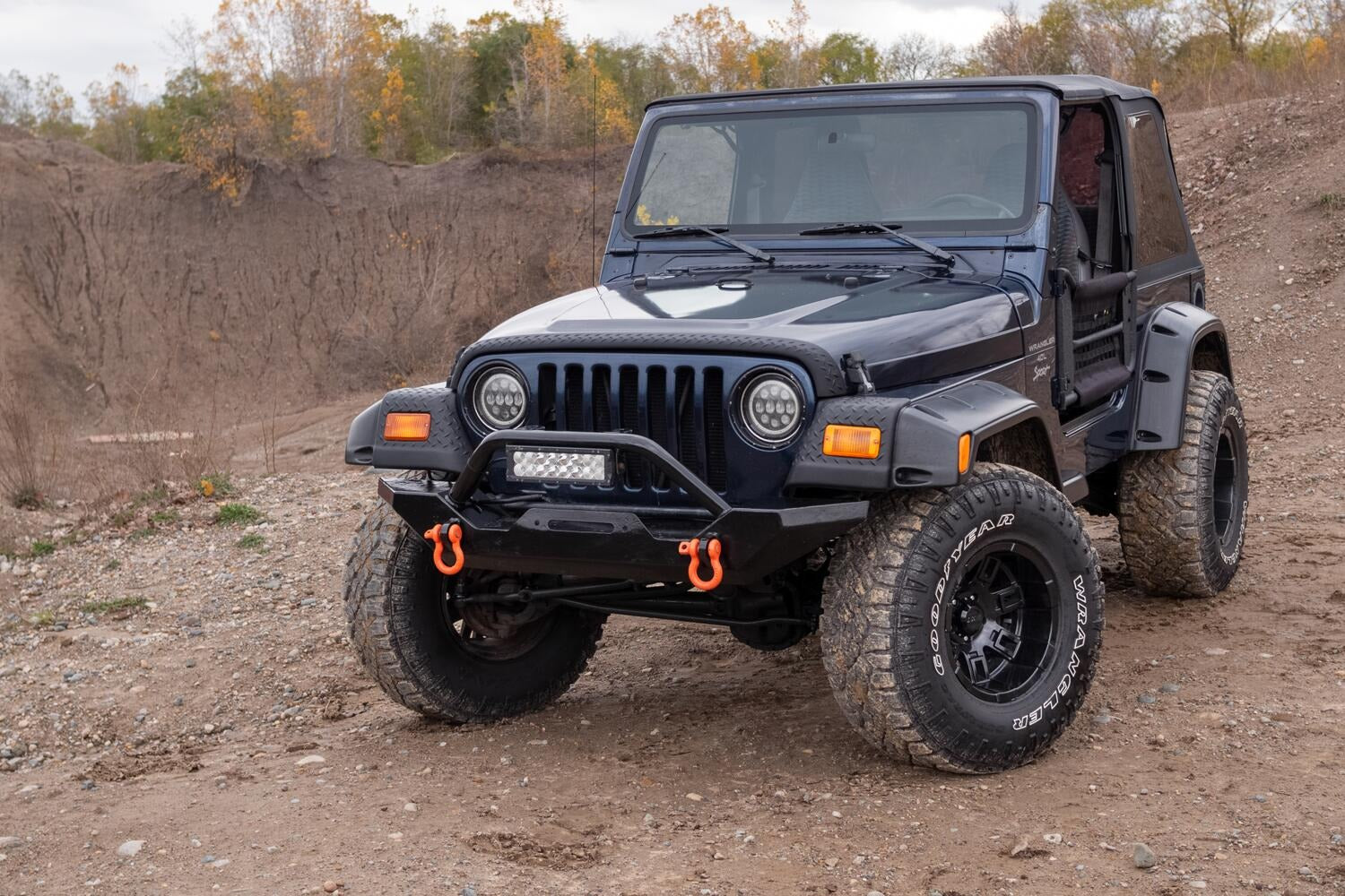 BWRbw_trailArmor_hoodGuard_1998jeepTJ_3qtr_14005.jpg