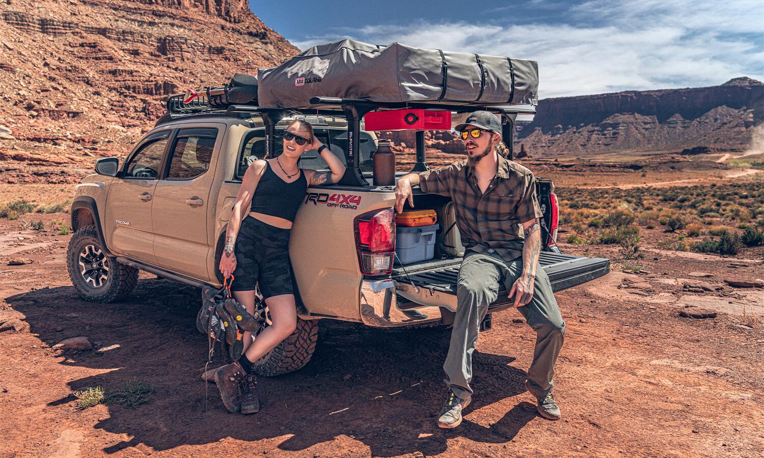 HKY_Ventvisor_Low_Pro_Lifestyle_22-Toyota-Tacoma-TRD_2864036.jpg