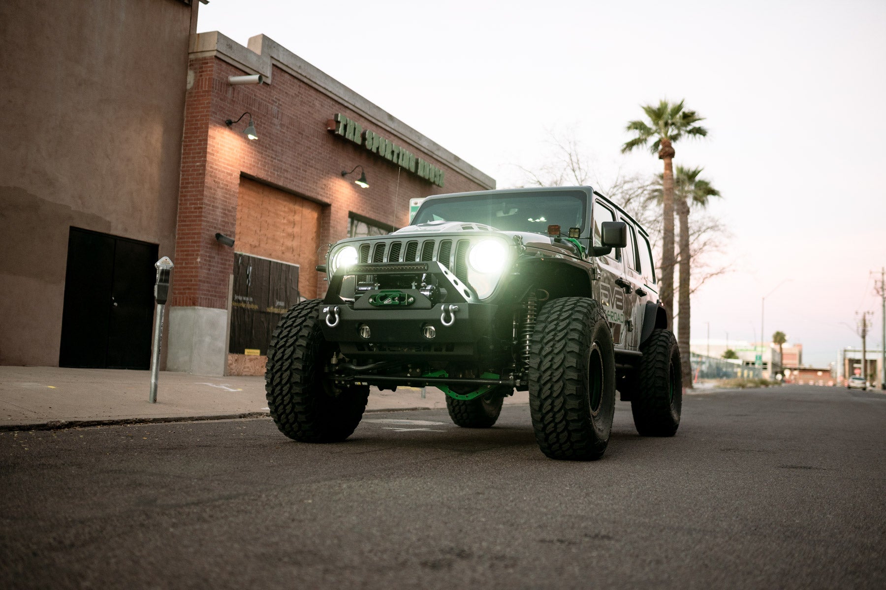 HLCJL-02_On Vehicle (2).jpg