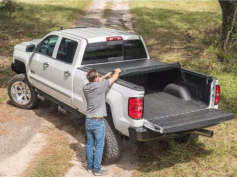 Truxedo 550001 - Lo Pro Tonneau Cover Black 2023 Chevy Colorado/GMC Canyon 5' 2 Bed