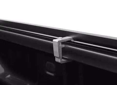 Truxedo 297201 - TruXport 04-15 Titan 5'6 w/ Utili-Track System