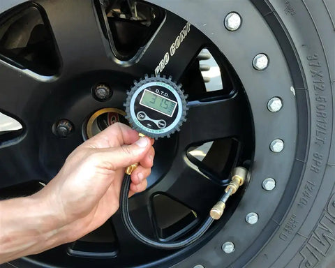 DIGITAL TIRE TIRE DEFLATOR WITH VAL