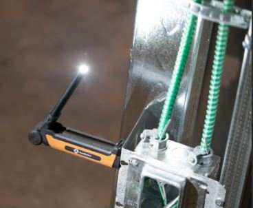 SOUTHWIRE SL20RSW 200 LUMENS LED HANDHELD LIGHT W/ CA