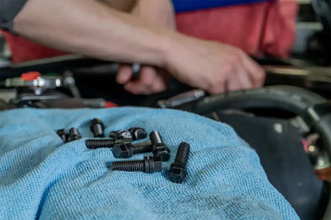 PROFORM 66752 WEDGE-LOCKING HEADER BOLT