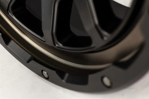 15 17X9.0 6X135/139.7 15 108 T