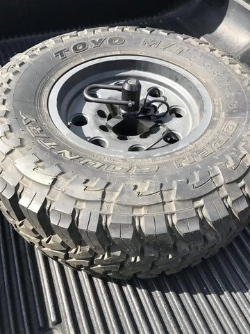 WILCO OFFROA UBM3030 BED MOUNTED TIRE CARRIERS