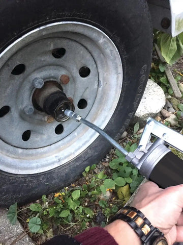 HIGH VOLUME LEVER GREASE GUN