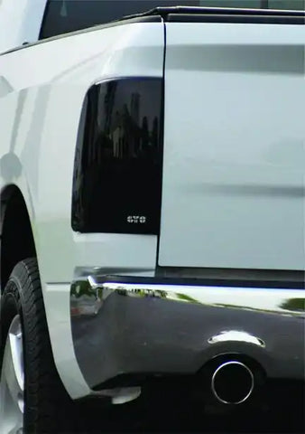 GT STYLING GT4176 T.LIGHT CVR PR) SMKD