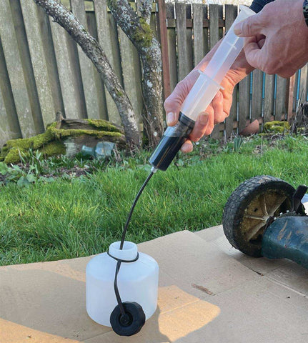 SMALL ENGINE OIL CHANGE KIT