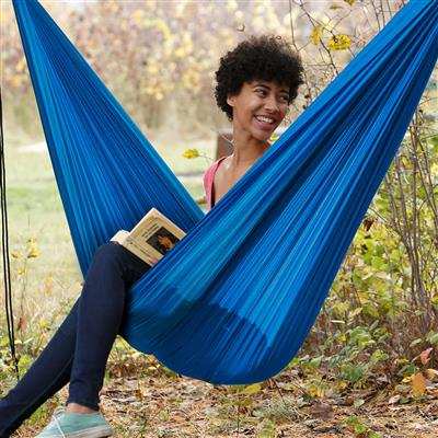 COGHLAN'S 1750 SNGL PARACHUTE HAMMOCK BLUE