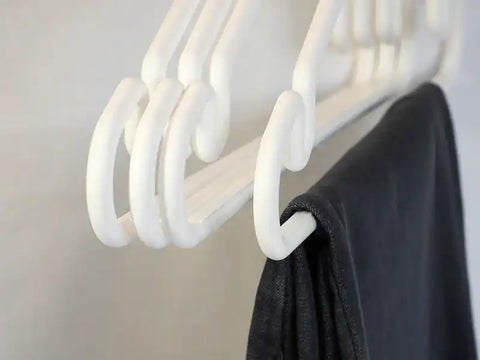 LYNX STAY-PUT HANGER