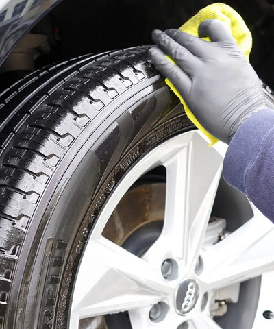 Rain-X 120079 Tire Dressing Black Magic Intense Tire Wet