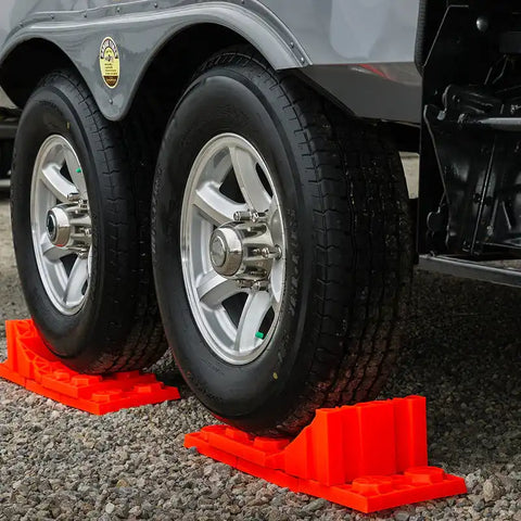 CHOCK R DOCK WHEEL CHOCK W/BUILT TO
