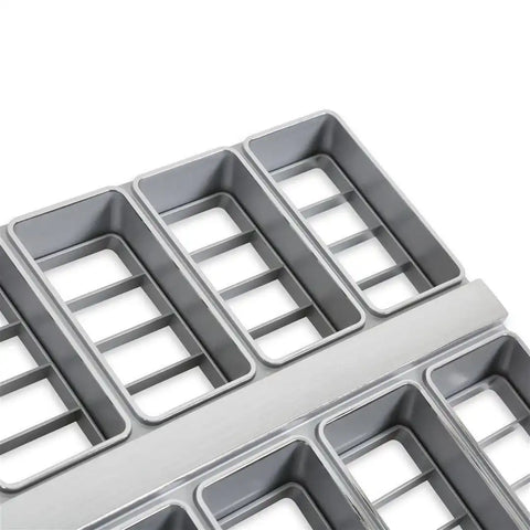 HOLLEY 04-174 1981-82 C/K GRILLE W/ BOWTIE MNT CH