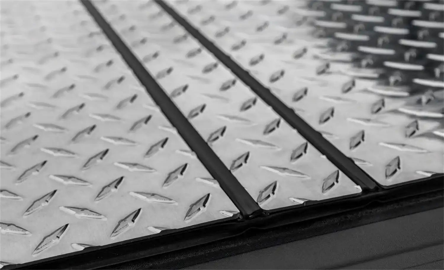 LOMAX_Finish_Diamond_Plate.jpg