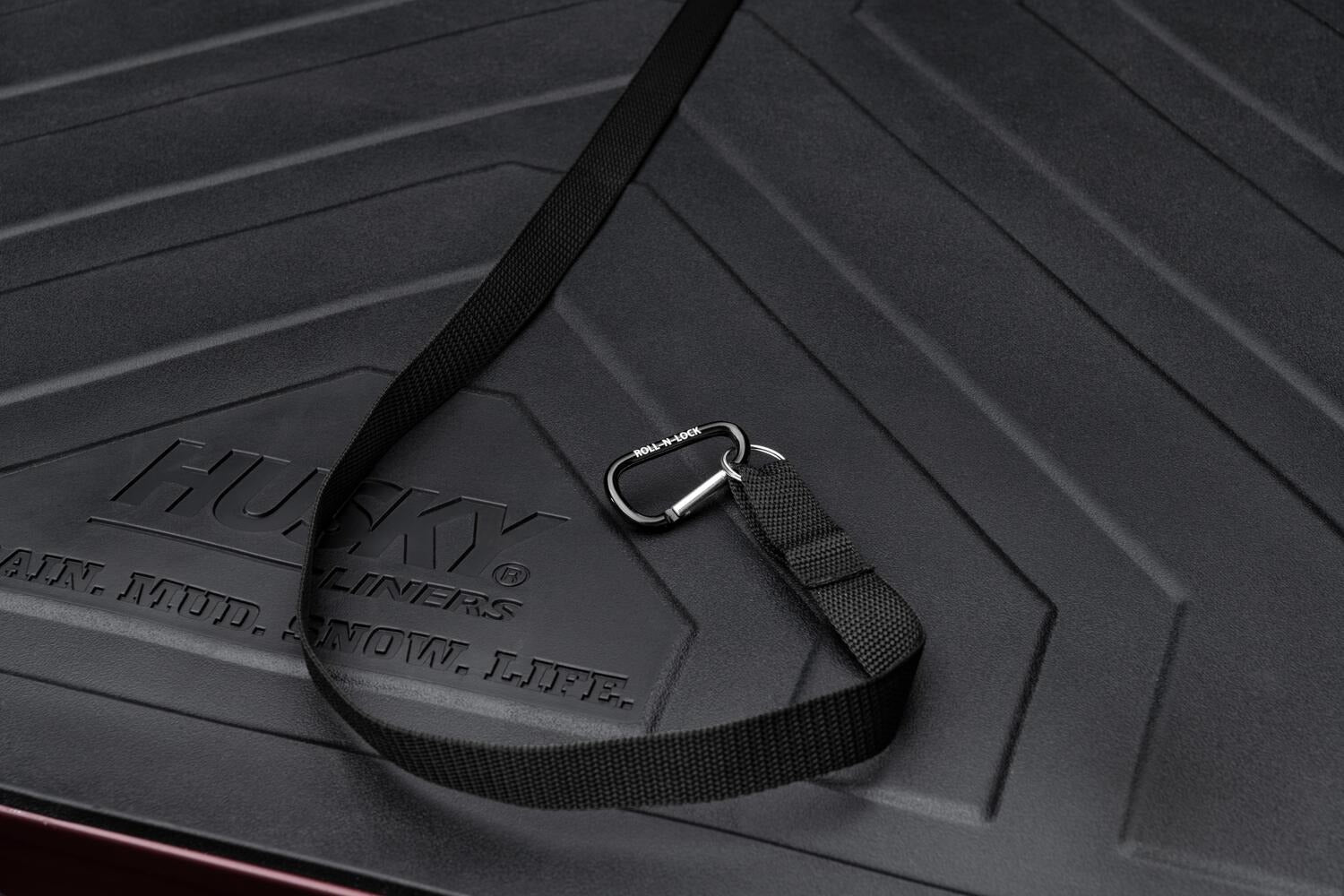RNLRNL_A-Series_Details03Pull-Strap.jpg