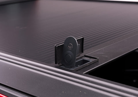 RX_OneMX_Toyota-Tacoma_Red_Details_03KeyLock-handle.jpg