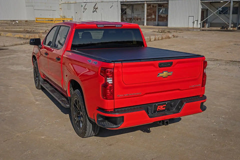 Rough Country 50120580 Hard Roll Up Bed Cover 5'10" Bed | Chevy/GMC Sierra 1500 (19-25) Silverado 1500 (19-25)