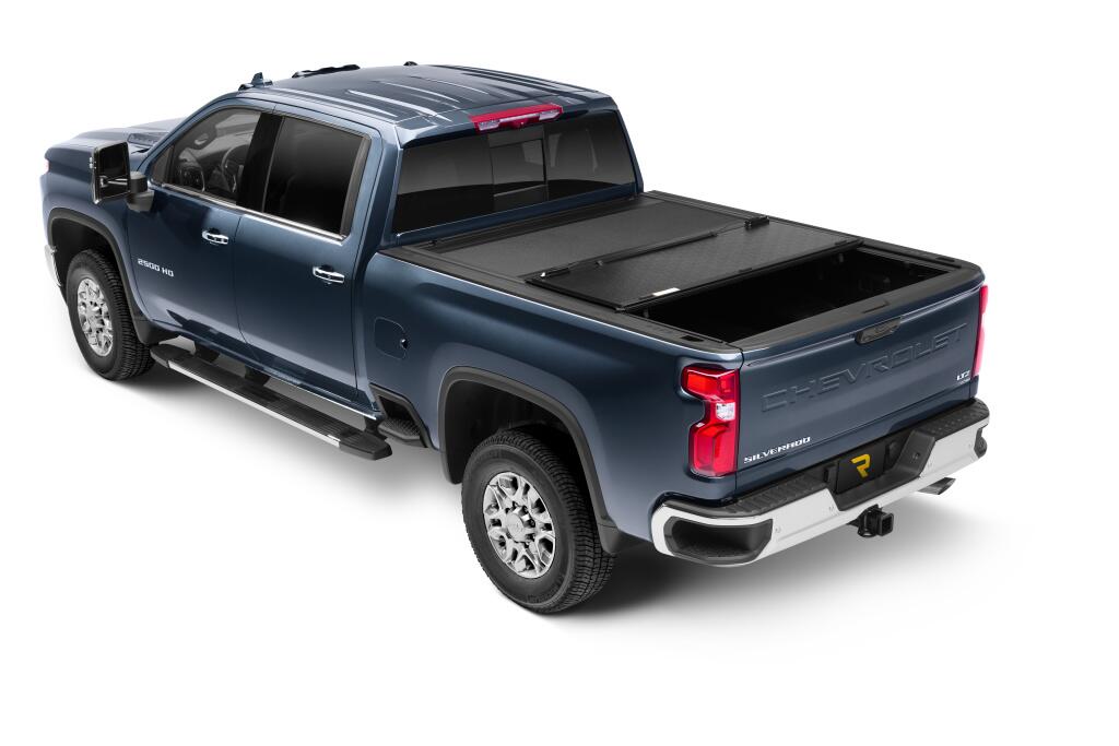 UC_ArmorFlex_20Chevy-2500_02Half_RT.jpg