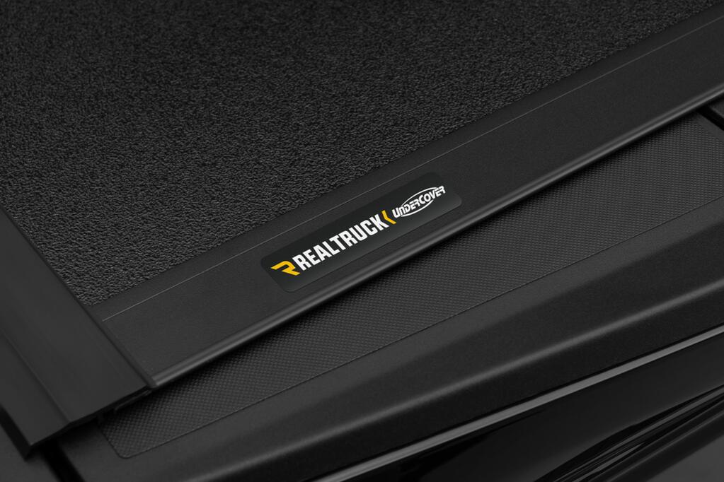 UC_ArmorFlex_20Ford-SuperDuty_Details_05Badge_RT.jpg