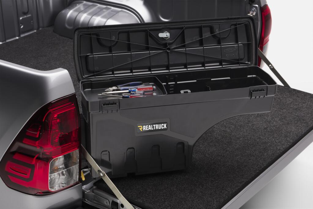 UC_SwingCase_Hilux_Open_H_RT.jpg