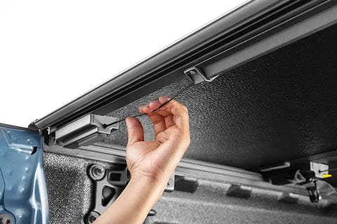 UnderCover SL54020 Tonneau Cover Select Hard Folding 22-25 Frontier 5 ft With Or Without Utili-Track (Copy)