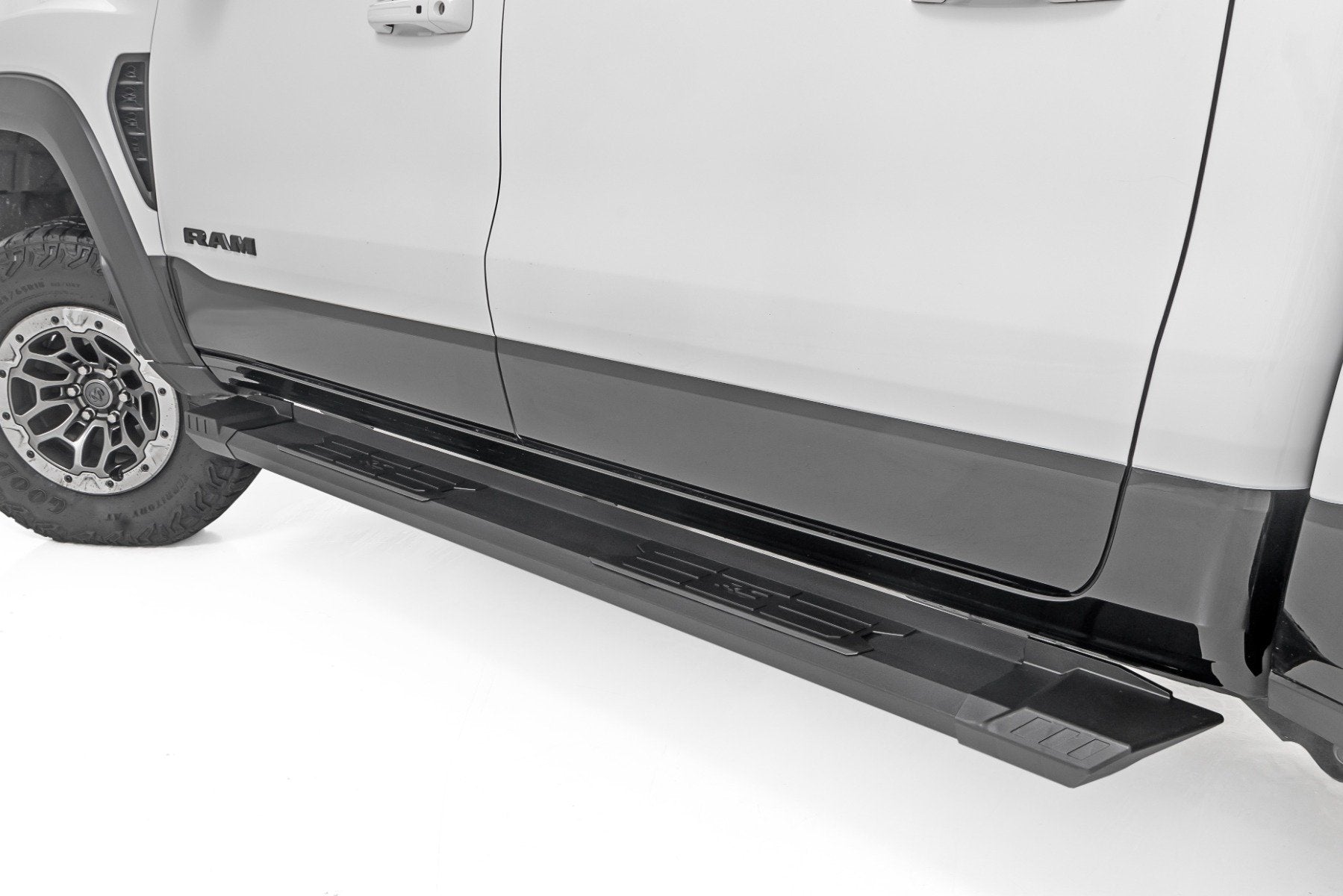 HD2 Aluminum Running Boards | Crew Cab | Ram 1500 (19-26)/1500 TRX (21-24) 
