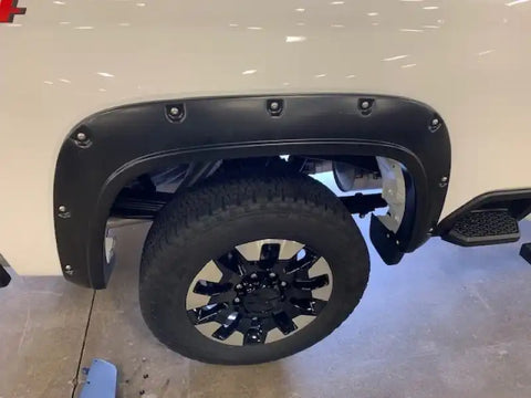 EGR 791884 - 20-23 Chevrolet Silverado 2500Hd/3500Hd Traditional Bolt-On Look Fender Flares Set Of 4