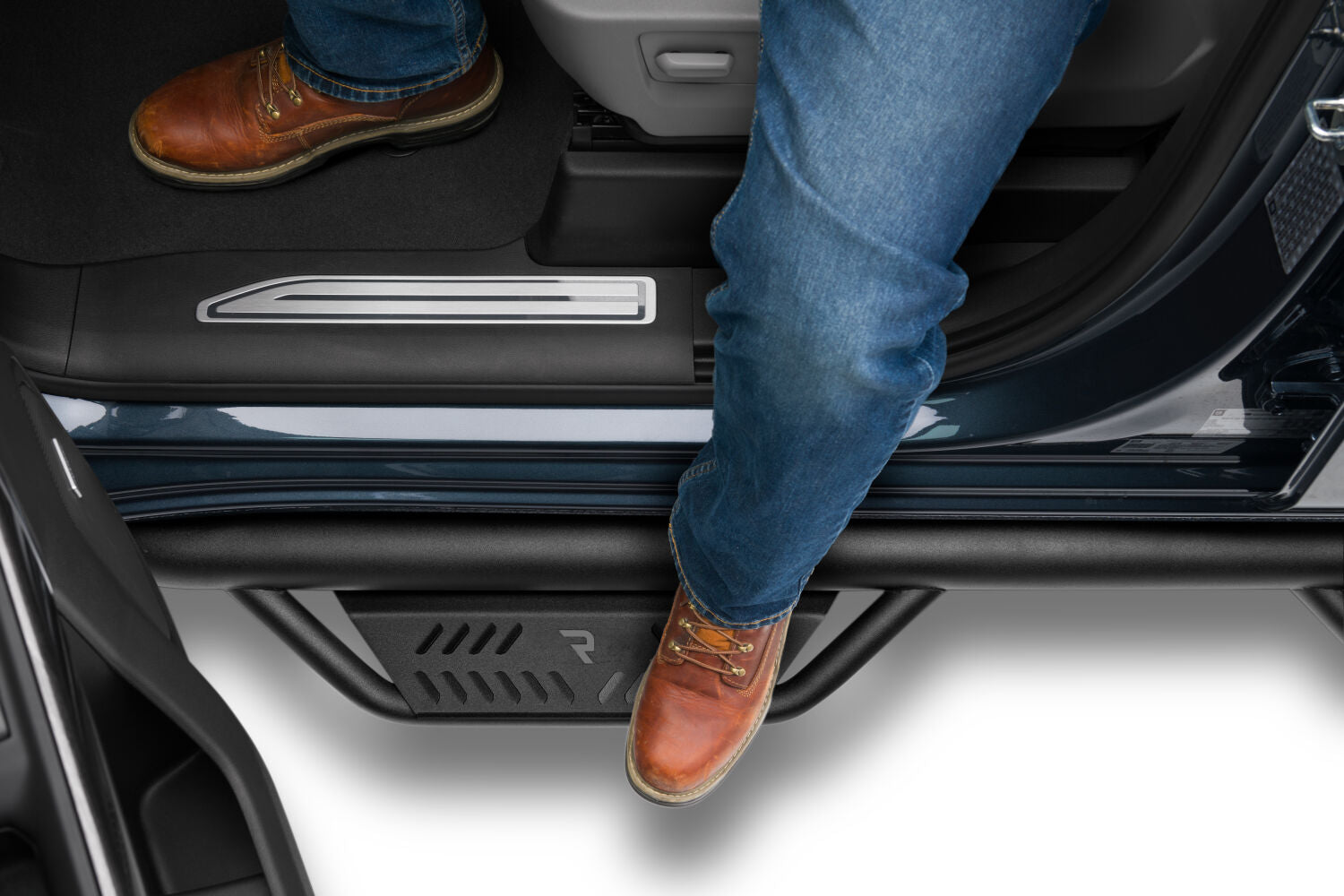 nfab-podium-lg-black-textured-2020-chevrolet-silverado-2500-blue-studio-03.jpg
