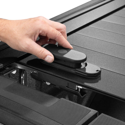 realtruck-retraxpro-xr-tonneau-cover-pr-06.jpg