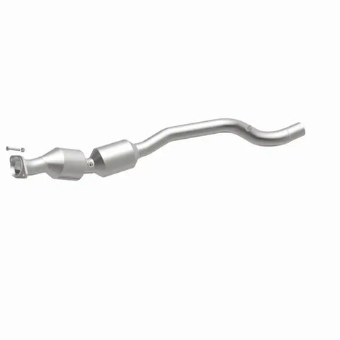 MagnaFlow 13-17 Range Rover V8 5 OEM Underbody Direct Fit EPA Compliant Catalytic Converter