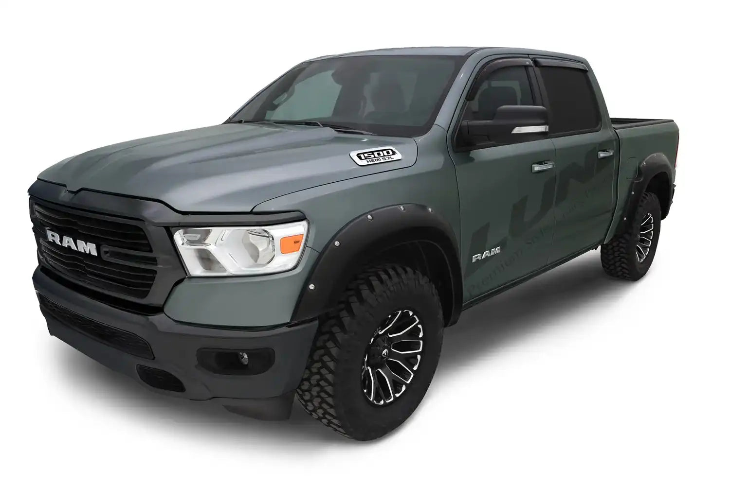 2019Ram1500_LUND_RXFlares_smooth_RX131S.jpg
