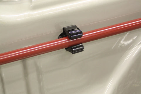 70088_reach_e-z_installed_closeup_of_clip_IMG_8230.jpg
