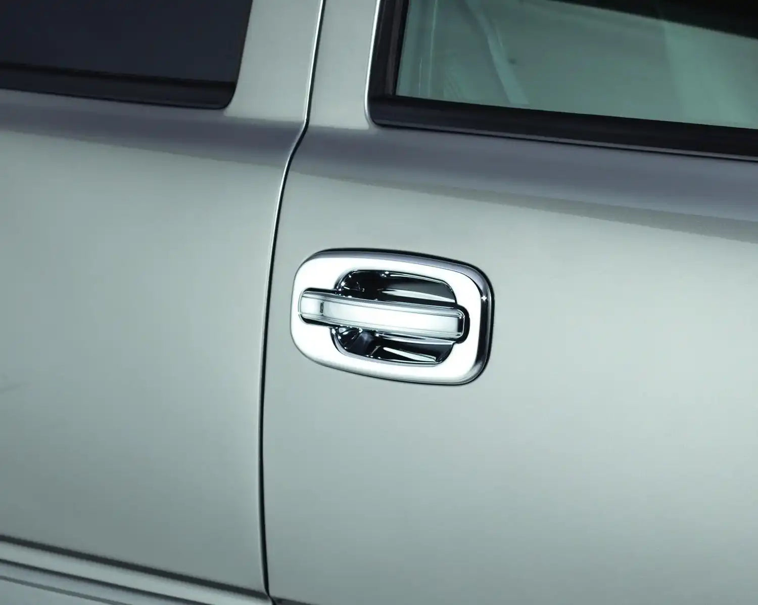 685205_on_vehicle_HR.jpg