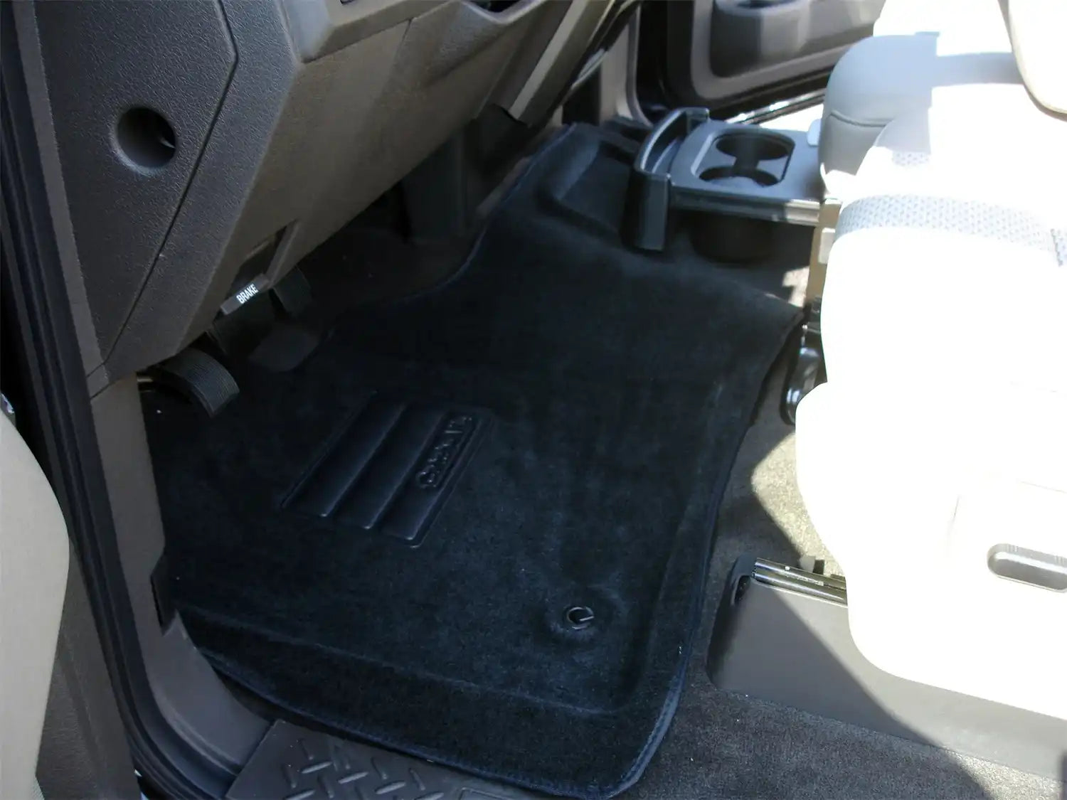 686901_on_vehicle_HR.jpg