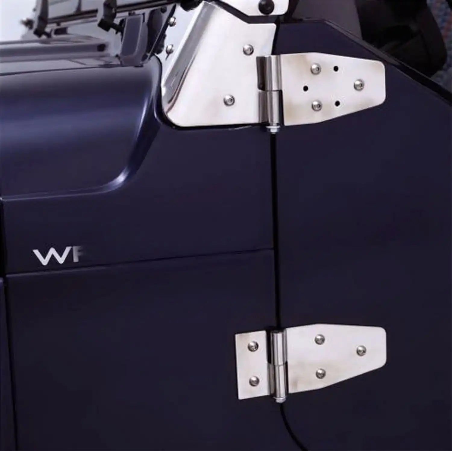 7407_p04_hr_1.jpg