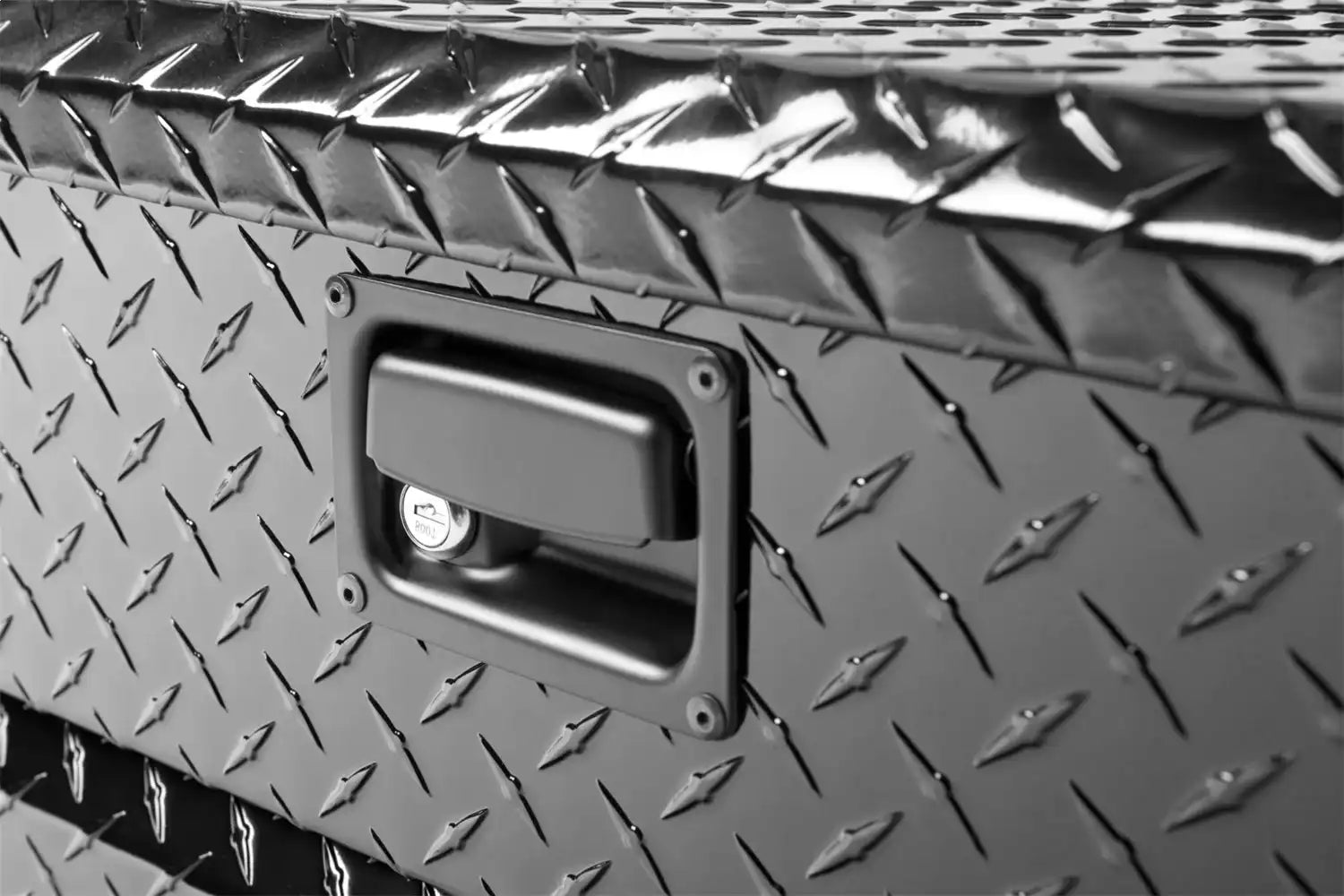 79305LP_off_vehicle_closeup_latch.jpg
