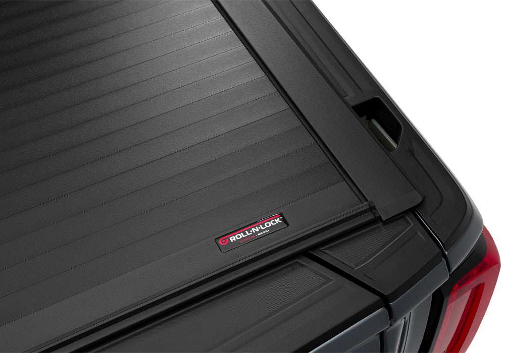 A-Series_20GMC_Sierra_Details_05Badge.jpg